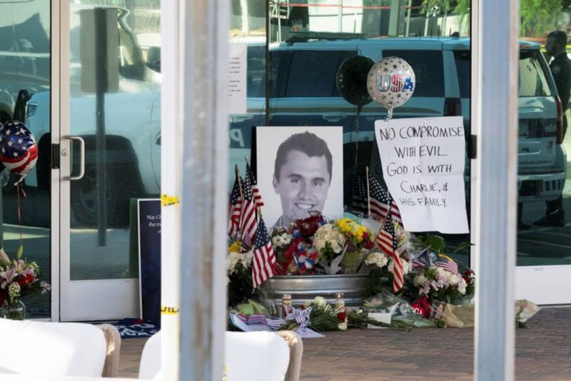 El FBI recuperó el arma homicida y analiza videos del asesino de Charlie Kirk: “Parece ser de edad universitaria”