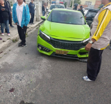 Encarcelan a chofer que arrolló y arrastró a policía por huir de un control