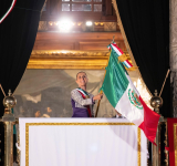 “Vivan las heroínas anónimas”: Sheinbaum dedica el Grito a mujeres, indígenas y migrantes 