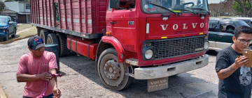 La ANH intercepta camión por carguío irregular en Estación de Servicio