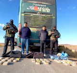 Interceptan flota y hallan 30 paquetes de cocaína con destino hacia Chile