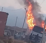 Militares incineran un camión con una afectación de Bs400.000