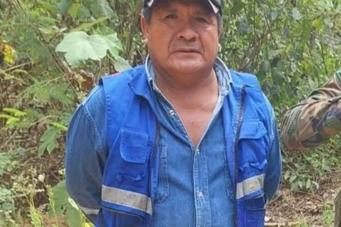 UMOPAR aprehende a exviceministro Cáceres, en predios de un laboratorio