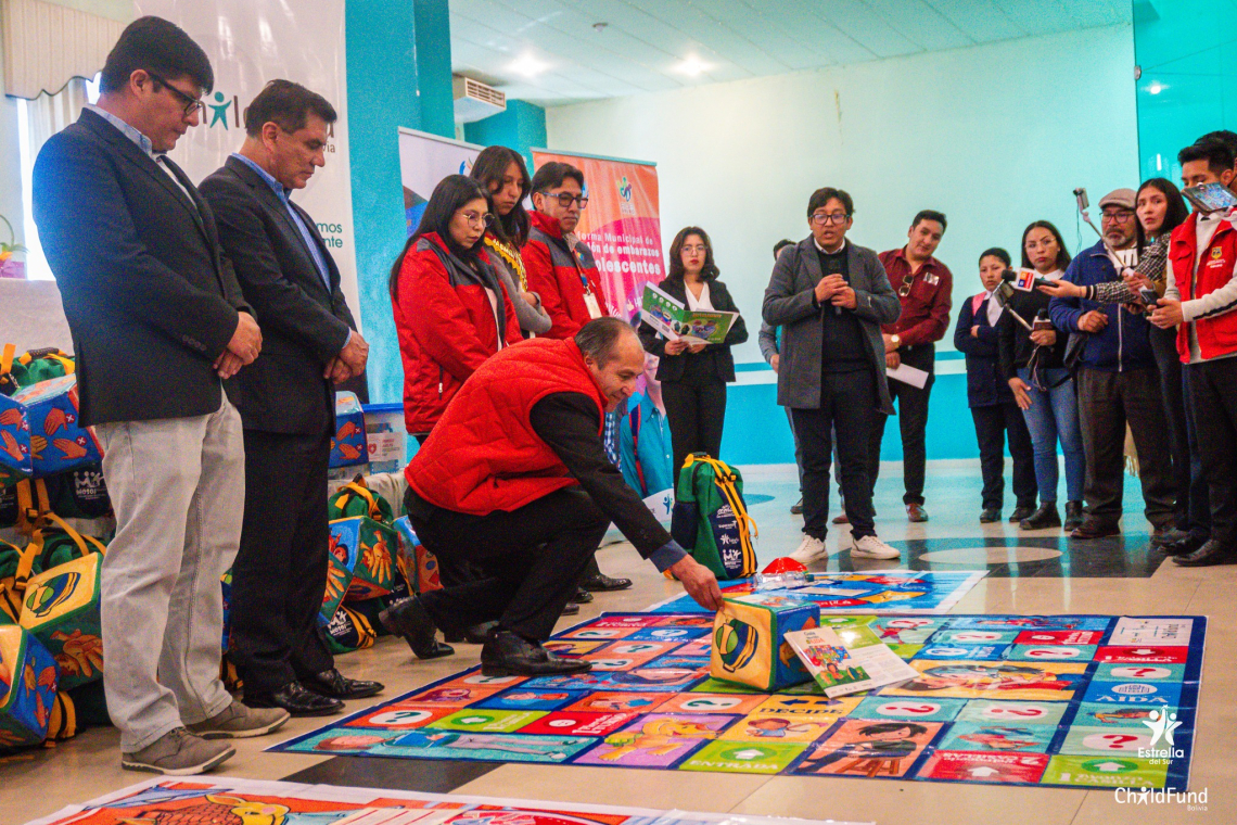 Oruro recibe la tercera versión de la Mochila AIDA para fortalecer la educación sexual integral en adolescentes