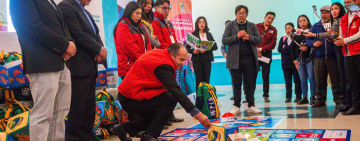 Oruro recibe la tercera versión de la Mochila AIDA para fortalecer la educación sexual integral en adolescentes