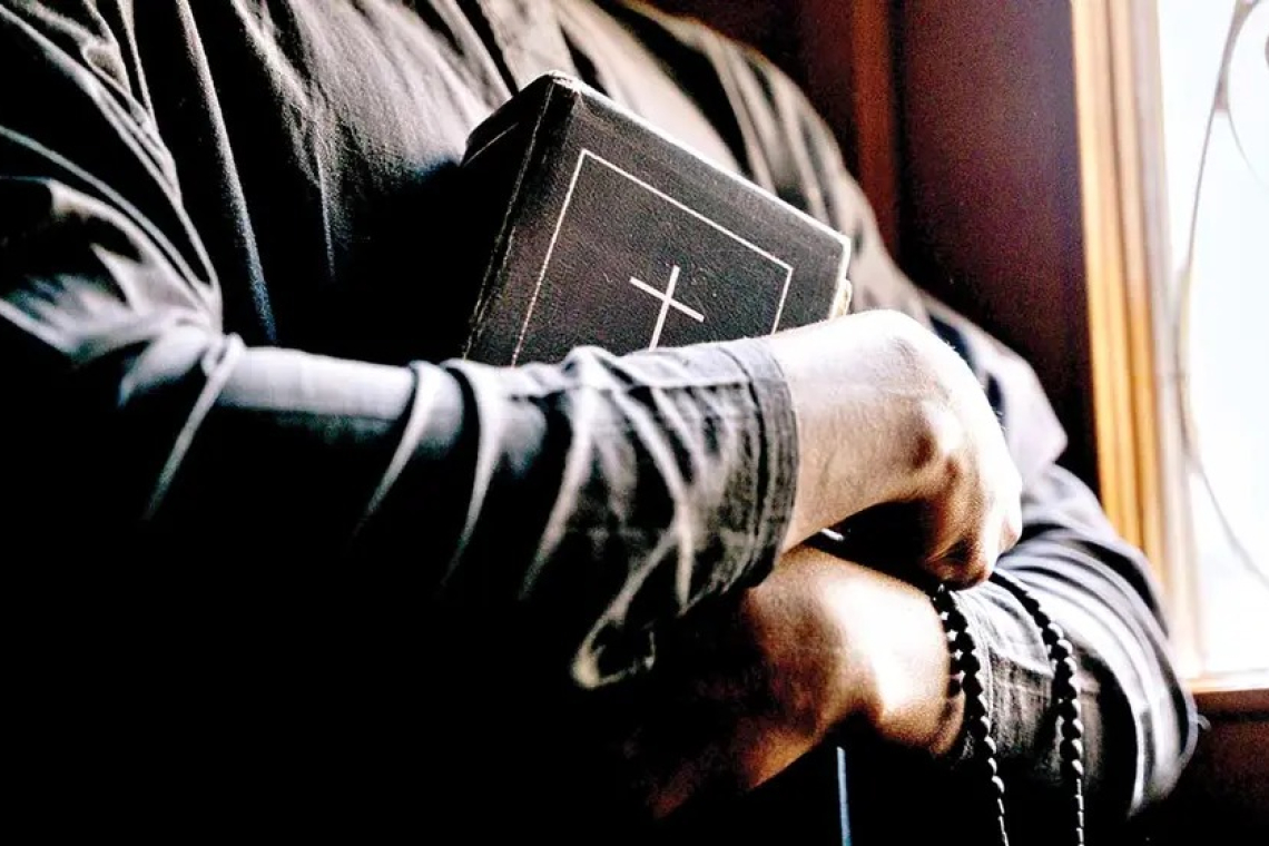 Justicia uruguaya da 40 días a Bolivia para extraditar a exsacerdote acusado de abuso sexual