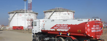 Chóferes inspeccionan la Planta de Senkata tras constatar una mejoría en la calidad de la gasolina en surtidores de La Paz