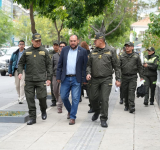 Policía tiene desplazado 27.702 efectivos y conservar el orden en la fiesta democrática