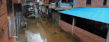 Defensa Civil analiza problema estructural en Tipuani por inundaciones