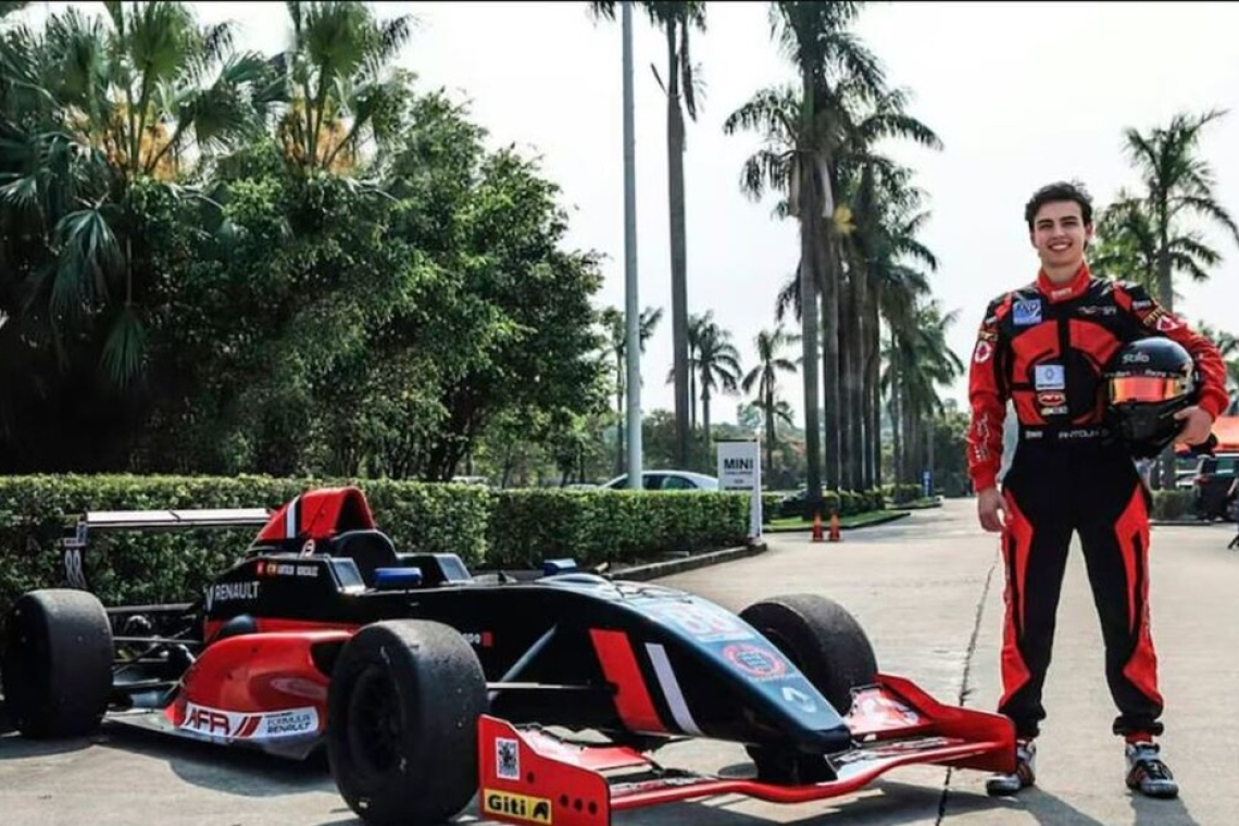 De promesa del automovilismo español a confesar un parricidio