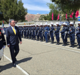 Ministro de Defensa pide a las FFAA ser defensores de la economía nacional