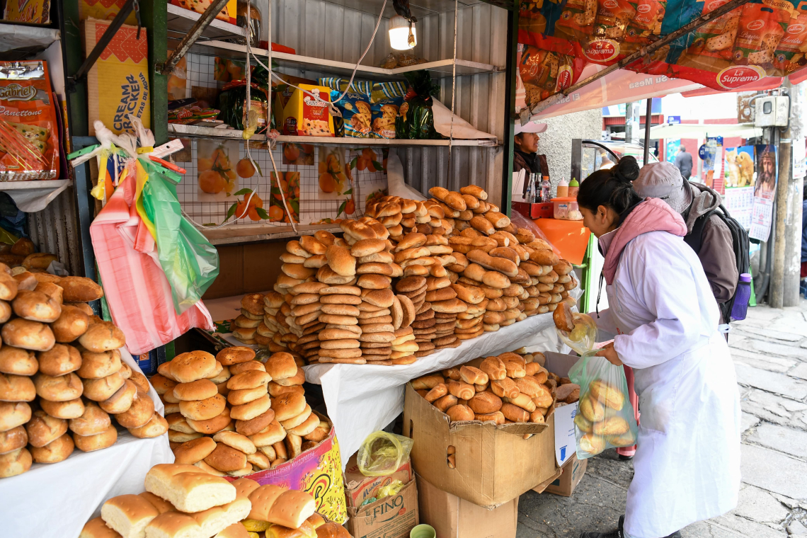 Vendedores de La Paz afirman que panaderos suspendieron distribución del pan marraqueta hasta nuevo aviso
