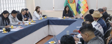 Ministra de Educación y magisterio establecen agenda de trabajo