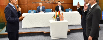 Ministro Espinoza posesiona a directores de la ASFI y la Gestora Pública 