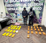 FELCN confisca de un bus 35 paquetes de sustancias controladas