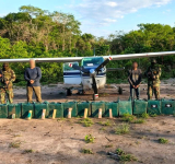 Intervención área detecta pista clandestina y se confisca casi 500 kg de cocaína y marihuana