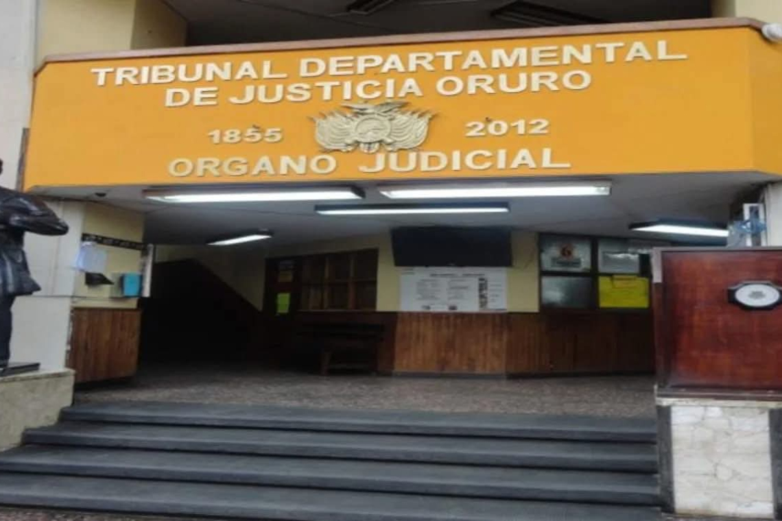 Funcionarios judiciales investigados por consumo de bebidas alcohólicas en oficinas de DDRR