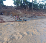 Armada emplea botes y evacua a 459 afectados por riadas en Santa Cruz