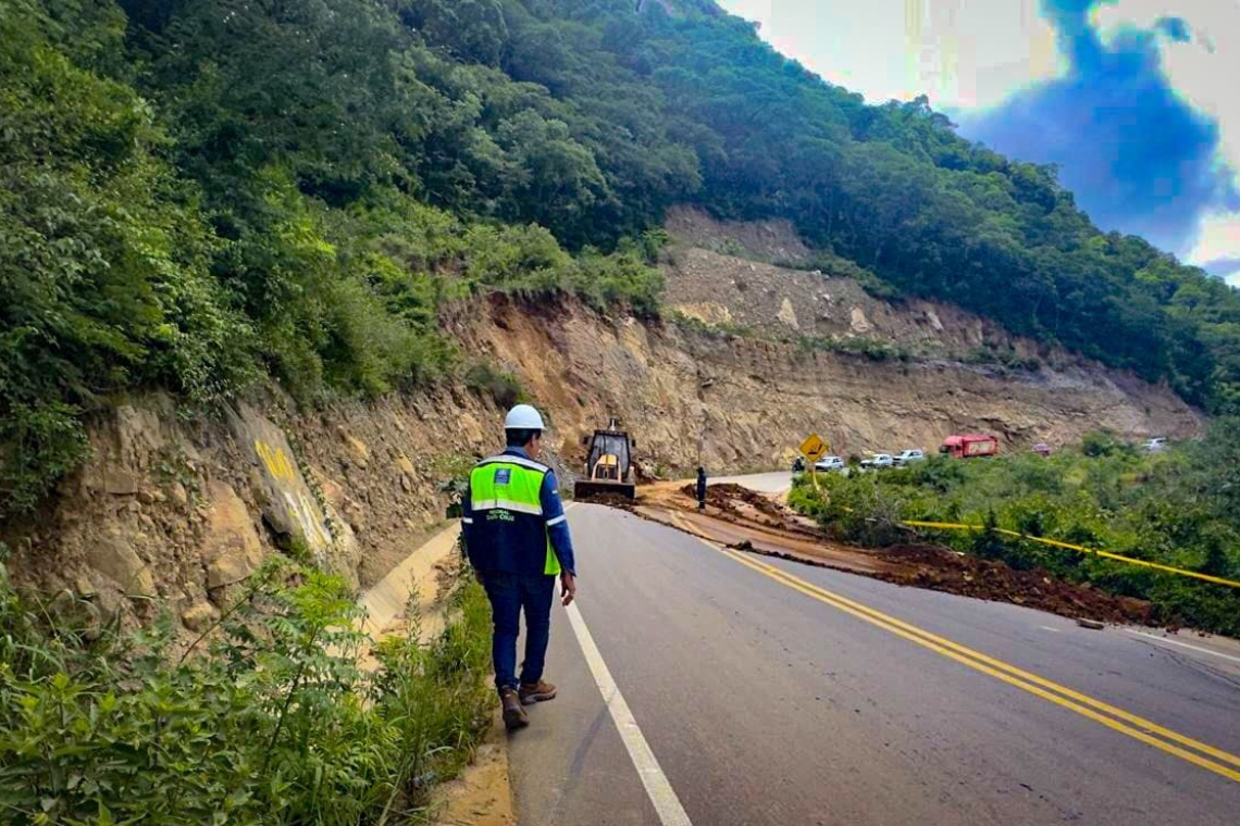 Las vías están expeditas en el país; piden precaución en los Valles de Santa Cruz y el Trópico de Cochabamba