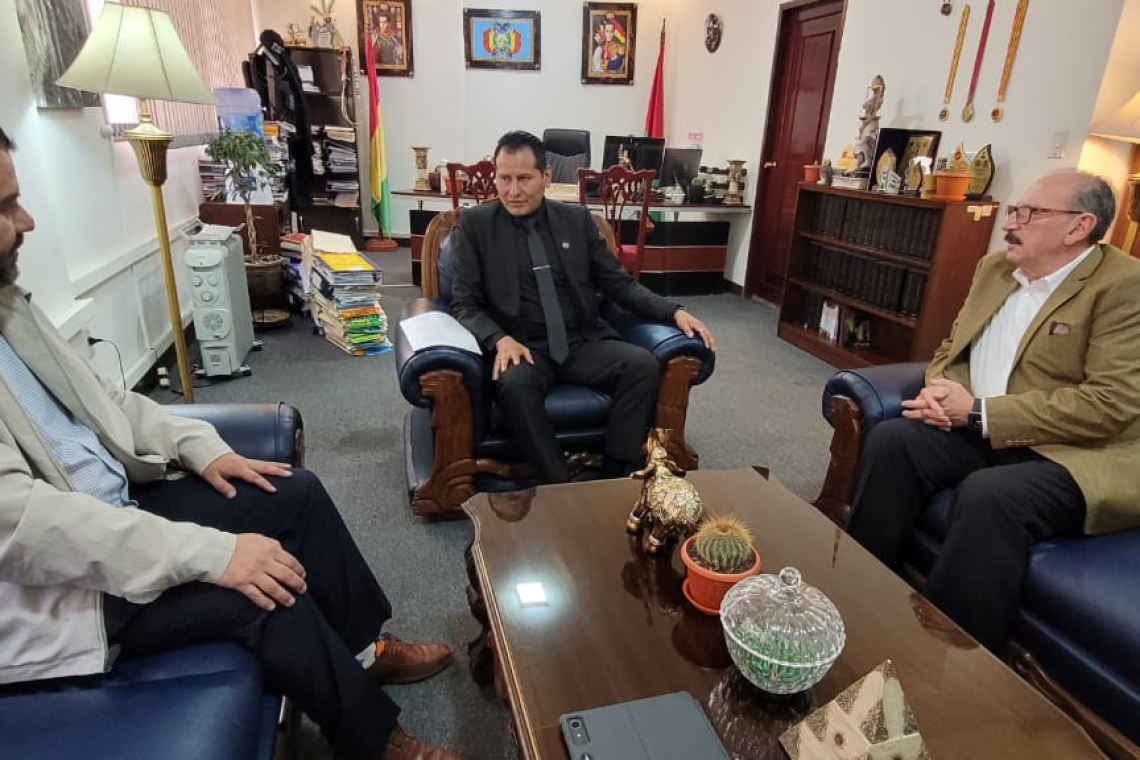 Fiscal de La Paz y Procuraduría trazan líneas de defensa legal del Estado
