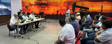 Gobierno inicia el diálogo con el transporte cruceño para explicar los alcances del Decreto 5503