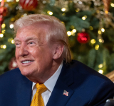 Emotiva felicitación navideña de Trump a todos, "incluida la escoria de la izquierda radical" 