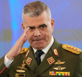 "Nos han atacado, pero no nos doblegarán": Defensa de Venezuela tras ataques de EE.UU.