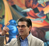 Rodrigo Paz sostuvo que las movilizaciones sindicales contra el retiro de la subvención a los combustibles buscan “atacar la democracia”