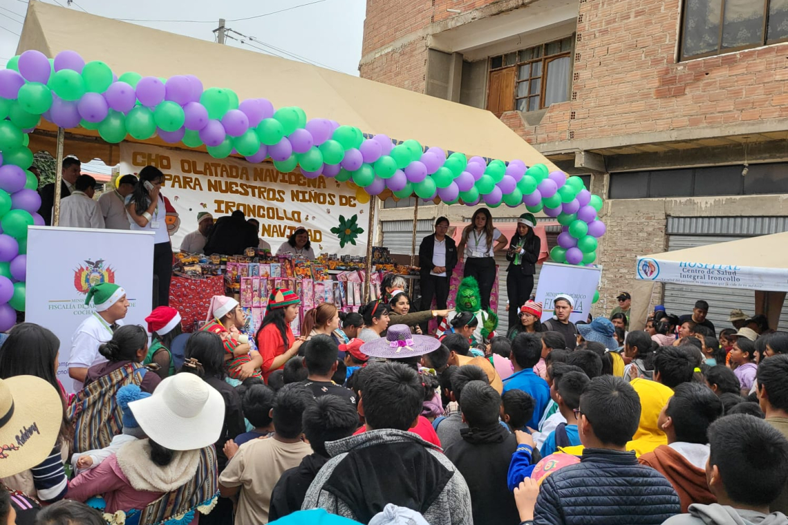 En Día de Reyes Fiscalía entrega más de mil juguetes a niños y niñas