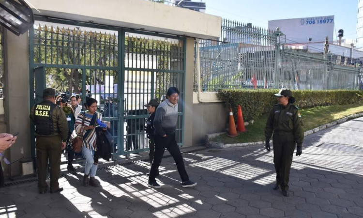 Gobierno desmiente fuga de Morales, la Policía sabe de su paradero en el Chapare