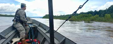 Navales buscan a una persona desaparecida en el Río Beni