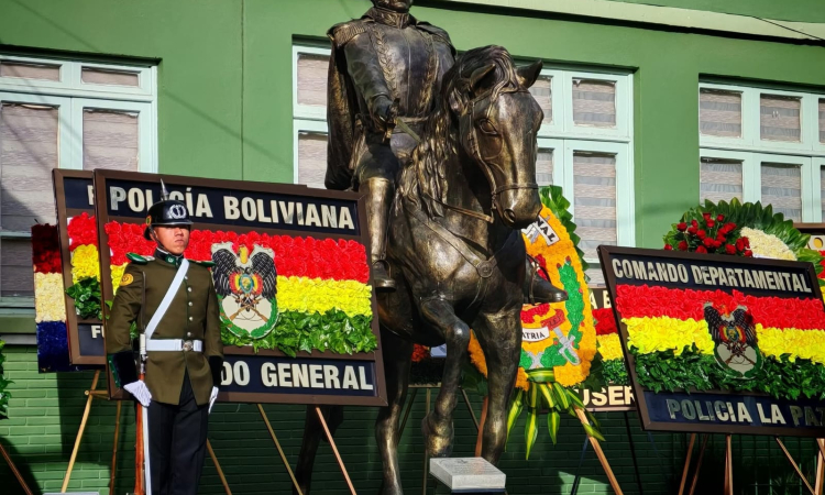 La Policía rinde homenaje al Mcal. Antonio José de Sucre en su natalicio