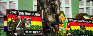 La Policía rinde homenaje al Mcal. Antonio José de Sucre en su natalicio
