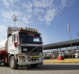 YPFB reducirá la mezcla entre gasolina y etanol hasta dejar limpios los tanques de almacenaje