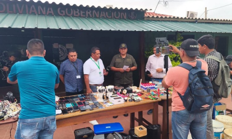En vísperas de carnaval requisan las cáceles de Palmasola y San Pedro