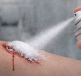 Desarrollan un aerosol que sella heridas potencialmente mortales en un segundo