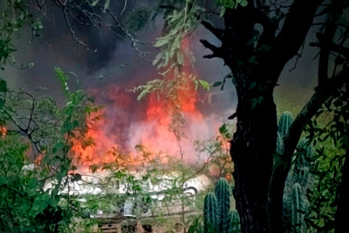 Contrabandistas emboscan a aduaneros en Boyuibe e incendian vehículo oficial