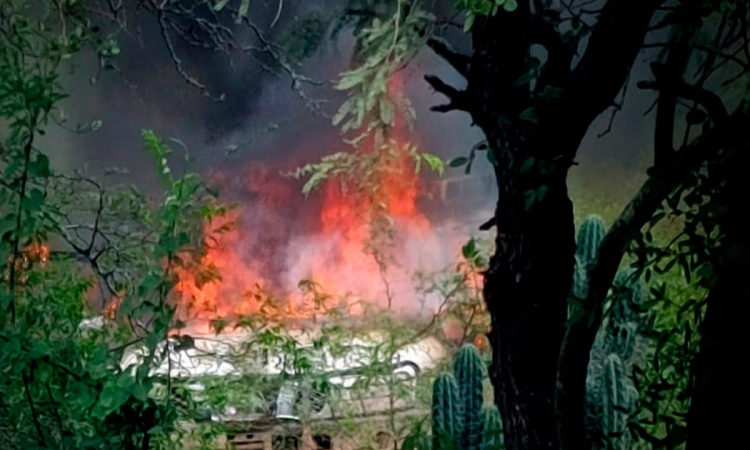 Contrabandistas emboscan a aduaneros en Boyuibe e incendian vehículo oficial