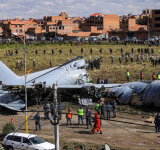 Habilitan línea de atención para víctimas del accidente aéreo en El Alto