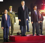 El rey de España cumple una visita oficial a Bolivia tras recibir honores de los Colorados