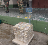 En Cochabamba Felcn secuestra más de 82 kilos de droga camuflados en un camión