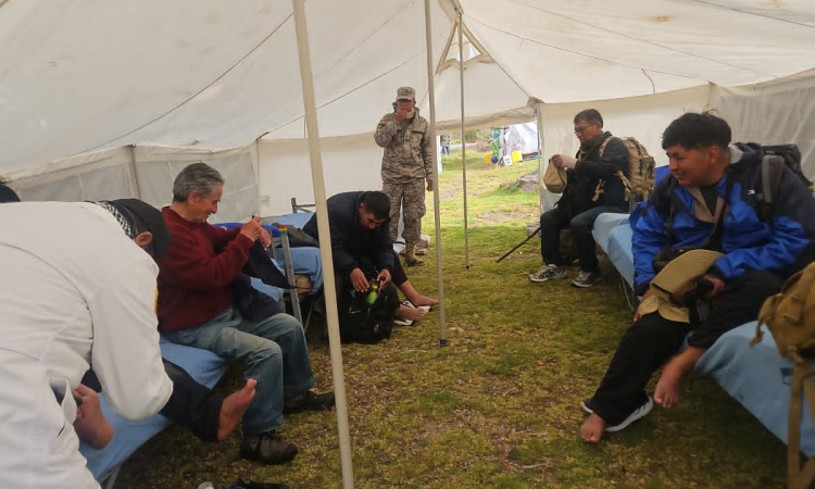 Navales socorrieron a 500 peregrinos en la ruta al Santuario de Copacabana