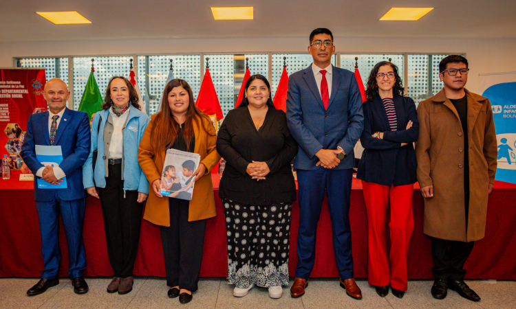 Bolivia avanza en la reforma del cuidado infantil con  experiencias en marcha como la Familia Sustituta Temporal