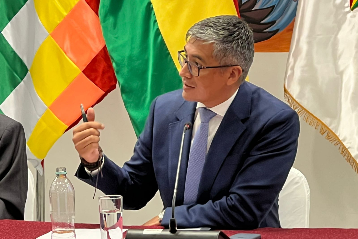 Autorizan el uso de tarjetas de crédito y débito para compras en el exterior con tipo de cambio referencial