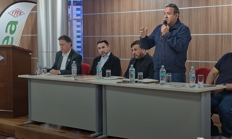 Oruro: Gobierno y transportistas reanudan diálogo tras cuarto intermedio