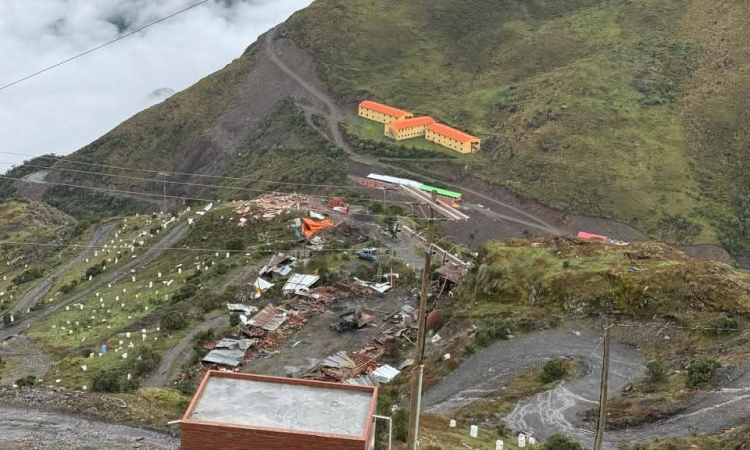 Ataque armado a policías y funcionario de AJAM en restitución de área minera en Sorata