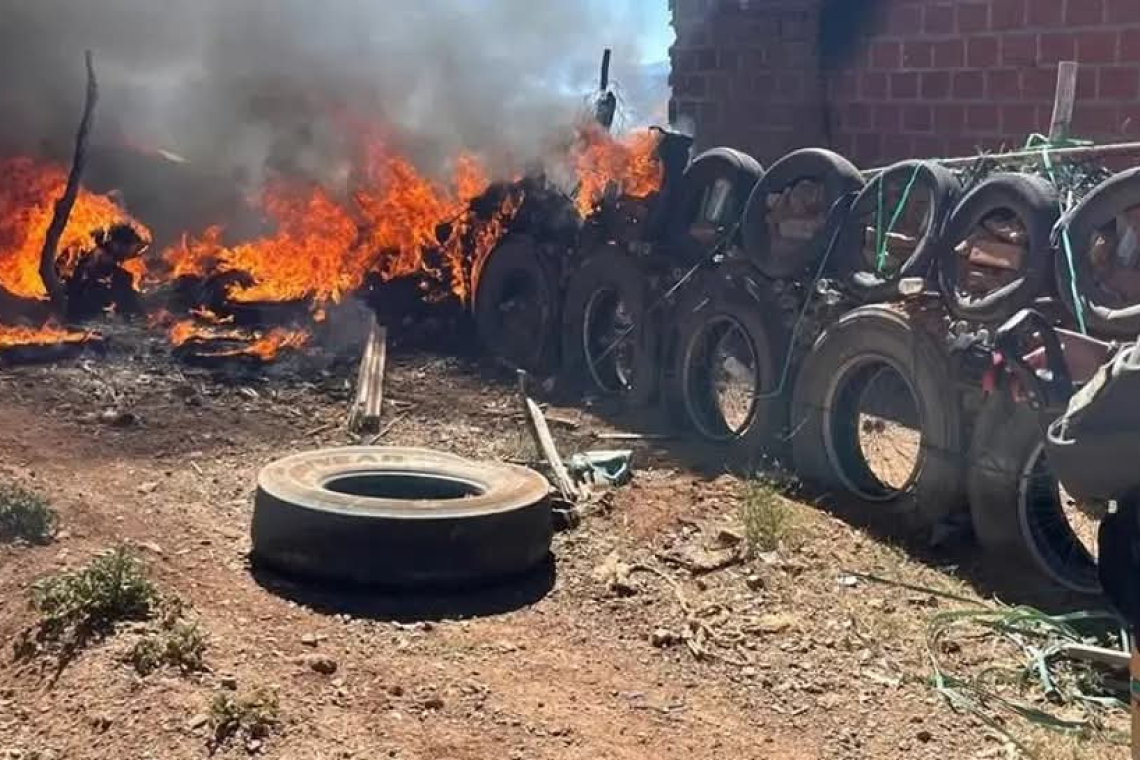 Incendio en corral con llantas deja 13 animales muertos en Villazón