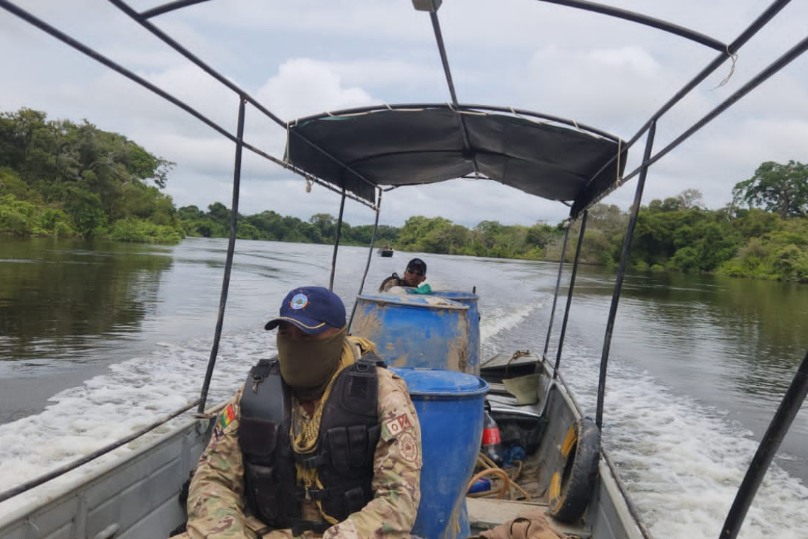 Los Diablos Azules de la Armada afectan al narcotráfico con más de Bs8 millones