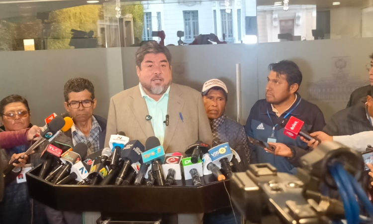 Demandan a ex senador por enriquecimiento ilícito en mina Chui Chui