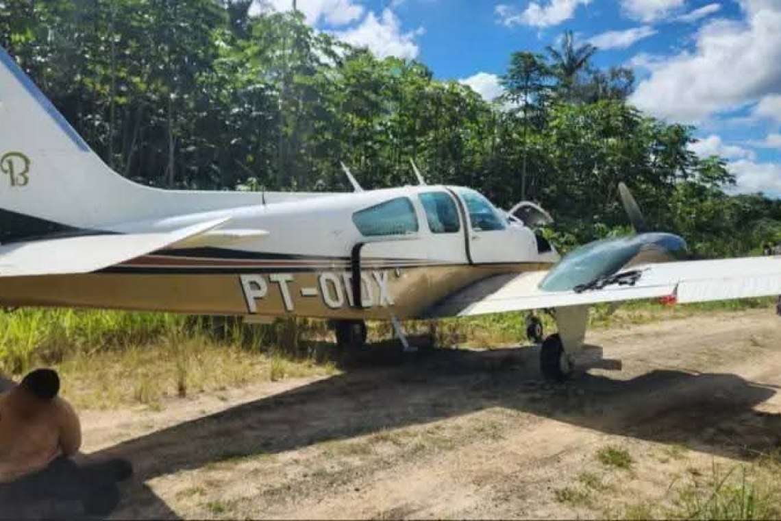 UMOPAR confisca una avioneta, cocaína y captura a colombiano